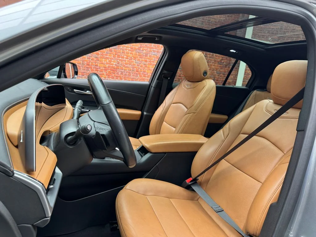 Used 2024 Cadillac XT4 - photo 25