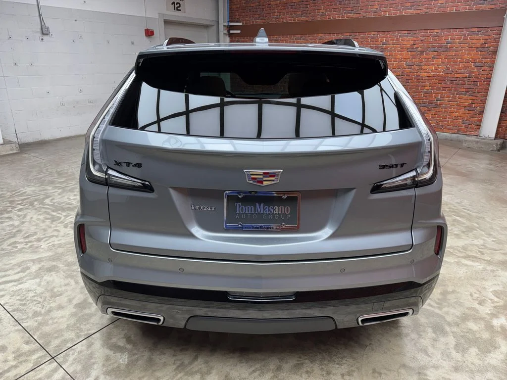 Used 2024 Cadillac XT4 - photo 6