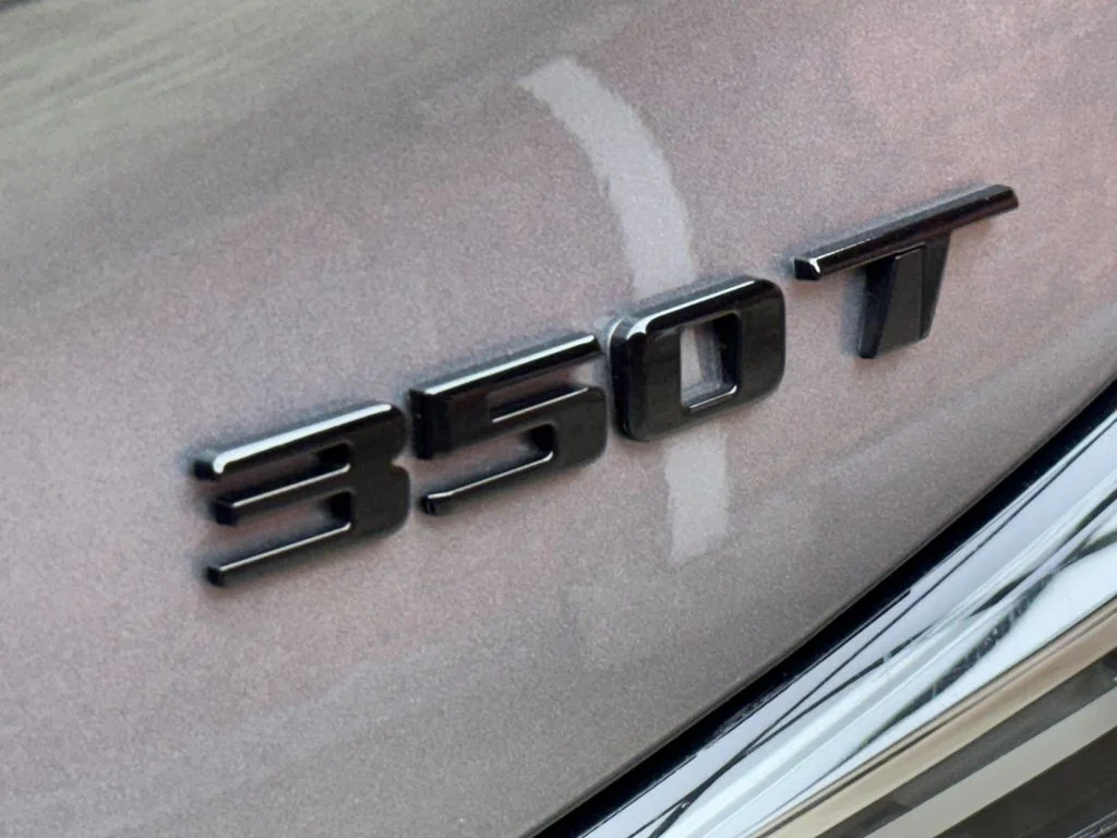 Used 2024 Cadillac XT4 - photo 7