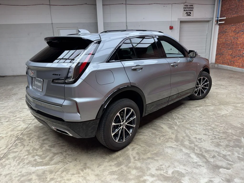Used 2024 Cadillac XT4 - photo 8