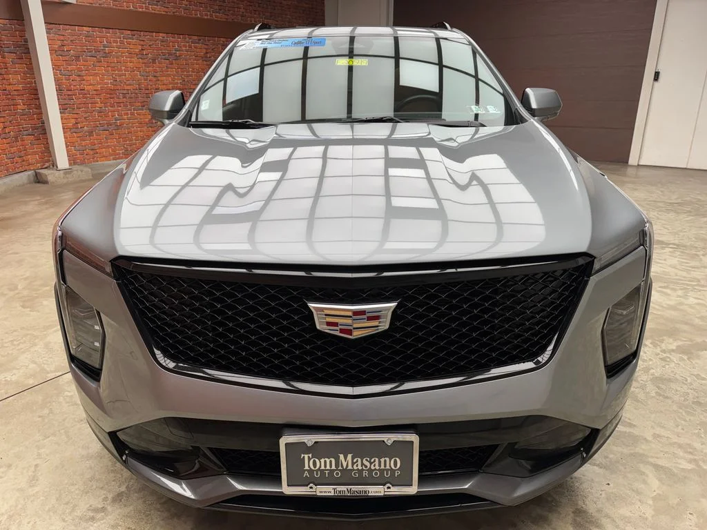 Used 2024 Cadillac XT4 - photo 10