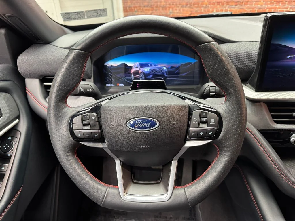 Used 2025 Ford Explorer - photo 16