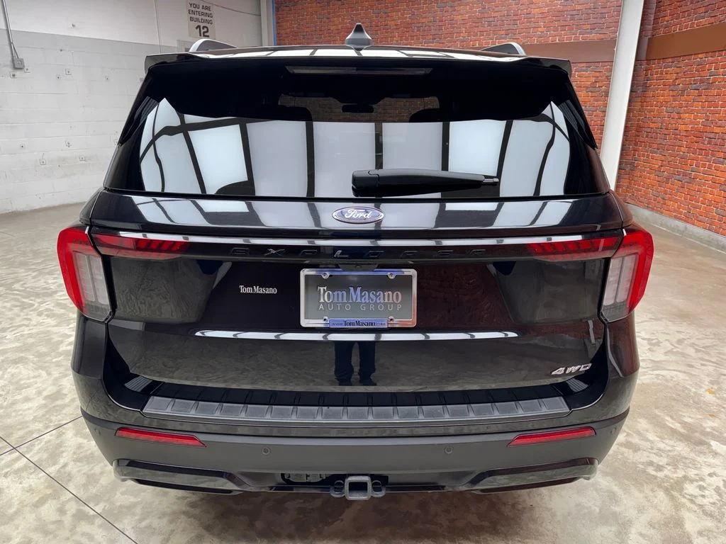 Used 2025 Ford Explorer - photo 5