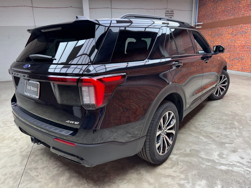 Used 2025 Ford Explorer - photo 7