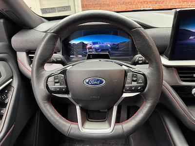 Used 2025 Ford Explorer - photo 2