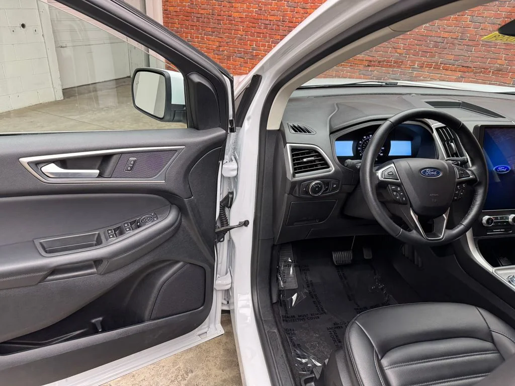 Used 2024 Ford Edge - photo 8