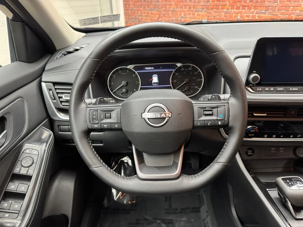Used 2025 Nissan Rogue - photo 1