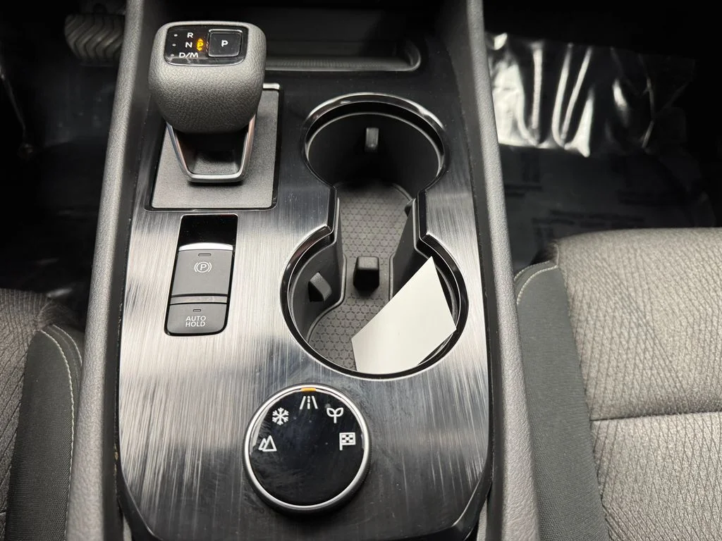 Used 2025 Nissan Rogue - photo 4