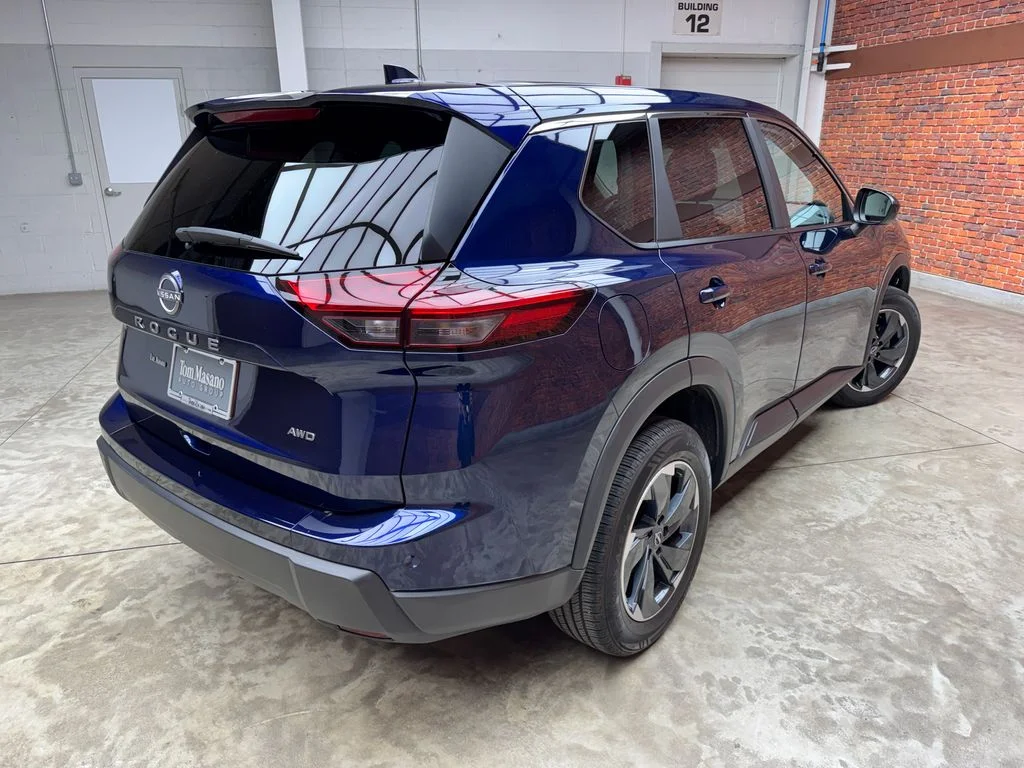 Used 2025 Nissan Rogue - photo 11