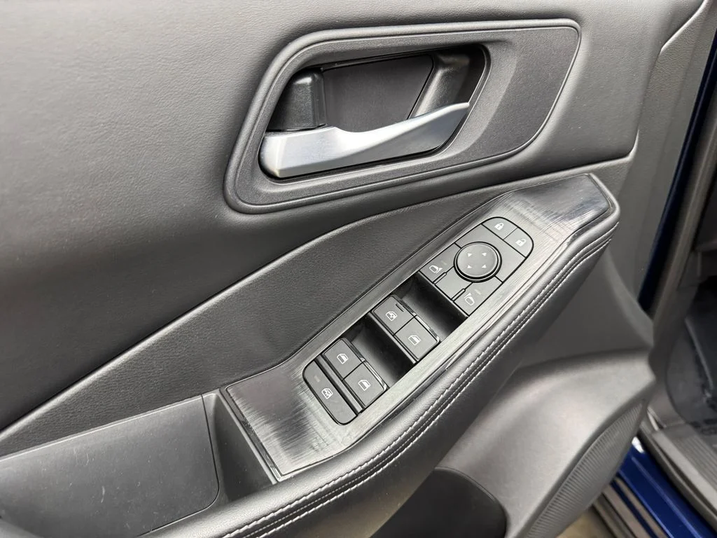 Used 2025 Nissan Rogue - photo 16