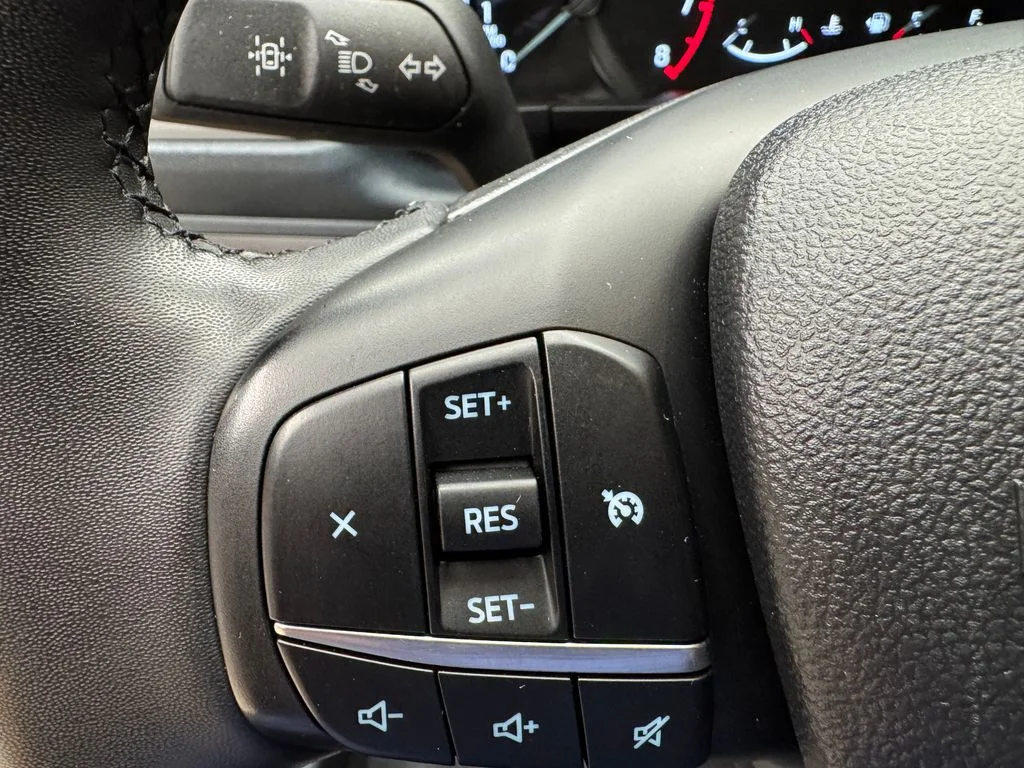 Used 2023 Ford Maverick - photo 2