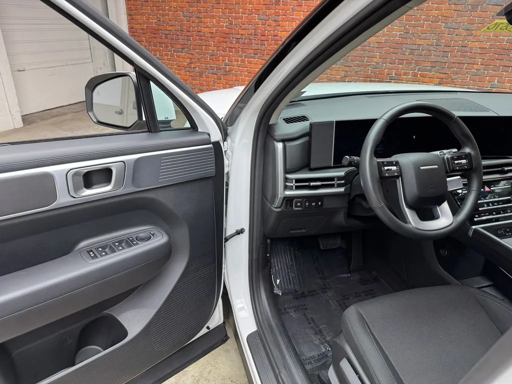 Used 2025 Hyundai Santa Fe - photo 28