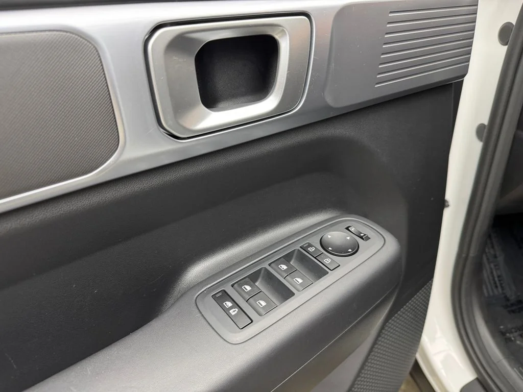 Used 2025 Hyundai Santa Fe - photo 30