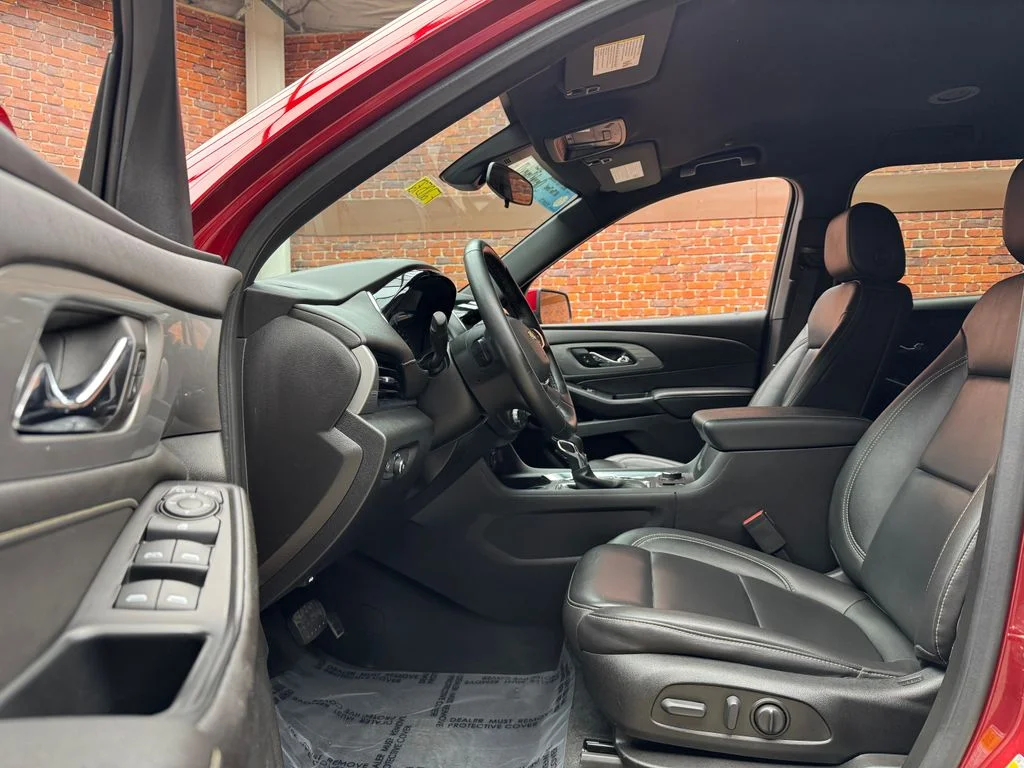 Used 2023 Chevrolet Traverse - photo 23