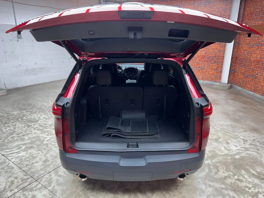 Used 2023 Chevrolet Traverse - photo 8