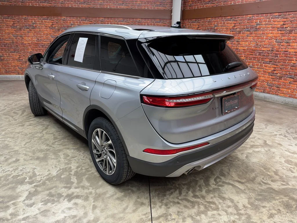 Used 2022 Lincoln Corsair - photo 1