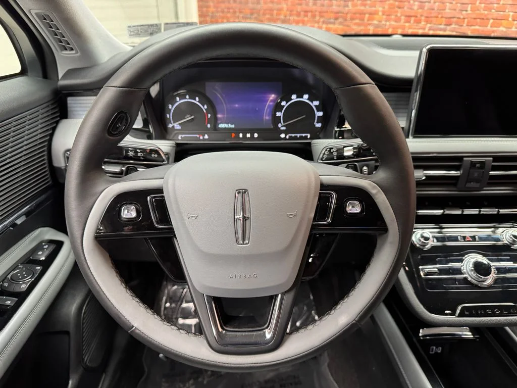 Used 2022 Lincoln Corsair - photo 16