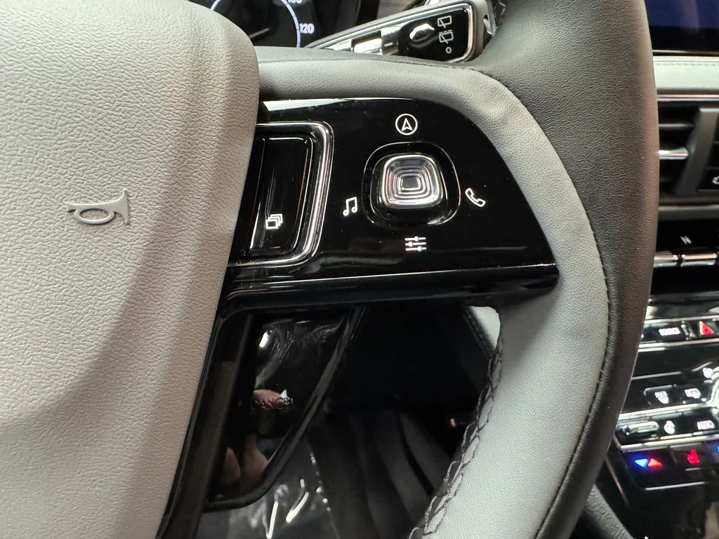Used 2022 Lincoln Corsair - photo 18