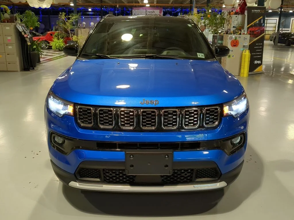 Used 2024 Jeep Compass - photo 2
