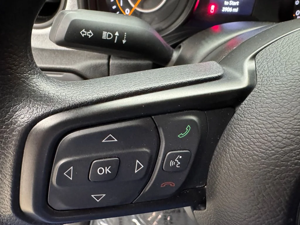 Used 2025 Jeep Gladiator - photo 1