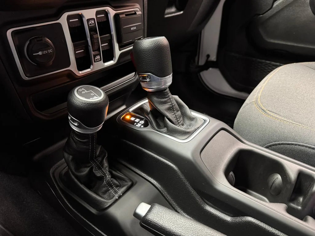 Used 2025 Jeep Gladiator - photo 7