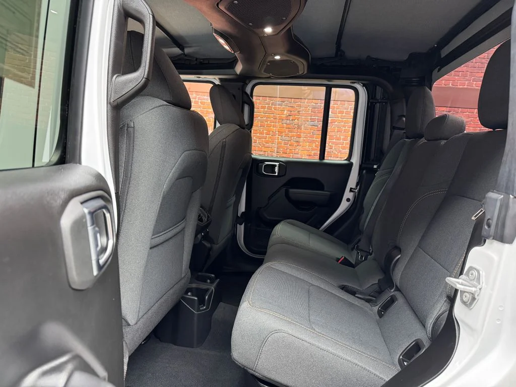 Used 2025 Jeep Gladiator - photo 13