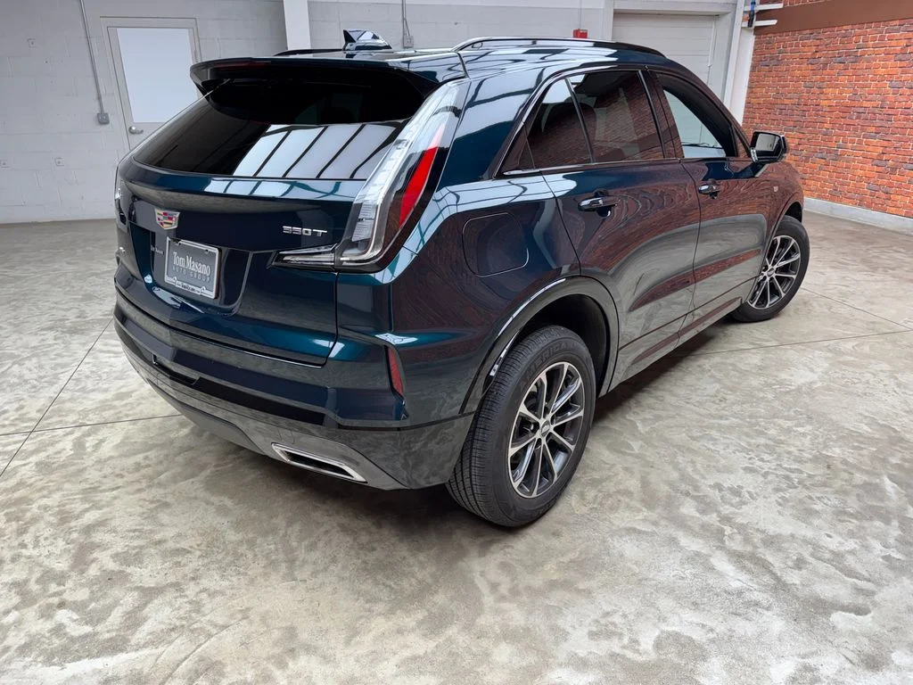 Used 2024 Cadillac XT4 - photo 26