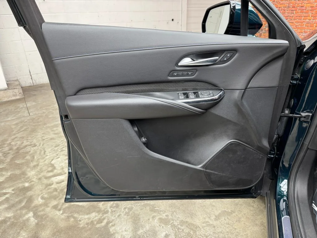 Used 2024 Cadillac XT4 - photo 30