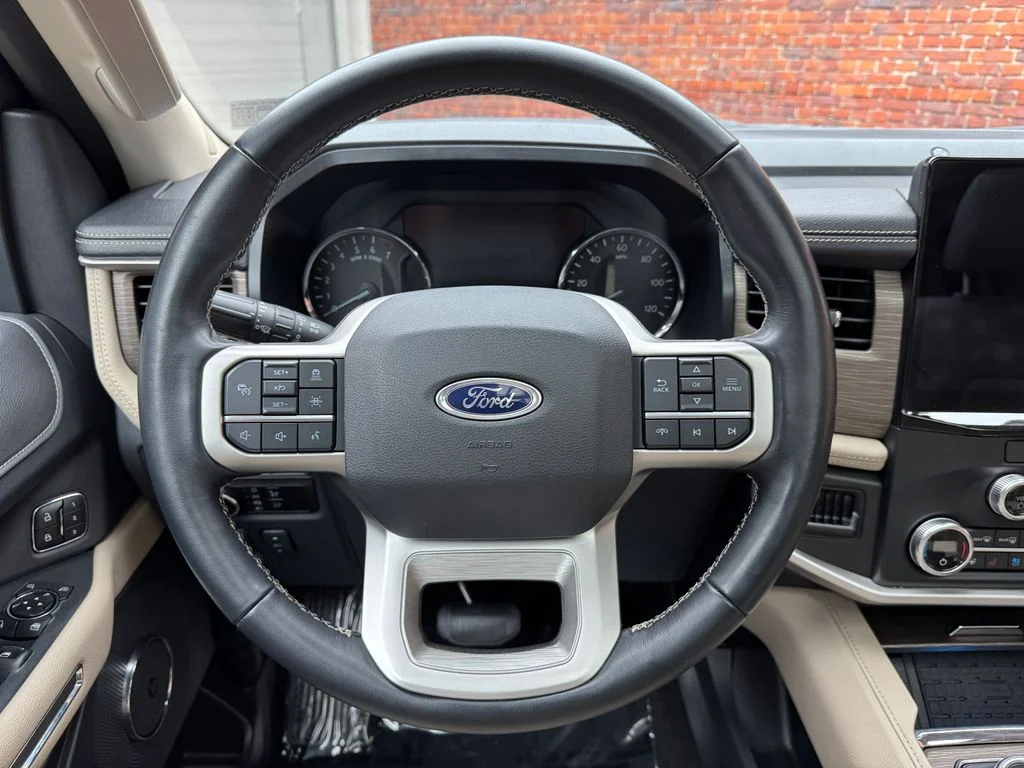Used 2023 Ford Expedition - photo 5