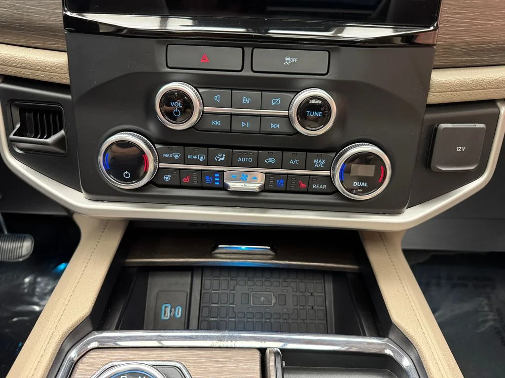 Used 2023 Ford Expedition - photo 12