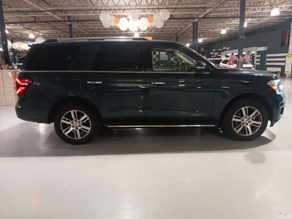 Used 2023 Ford Expedition - photo 10