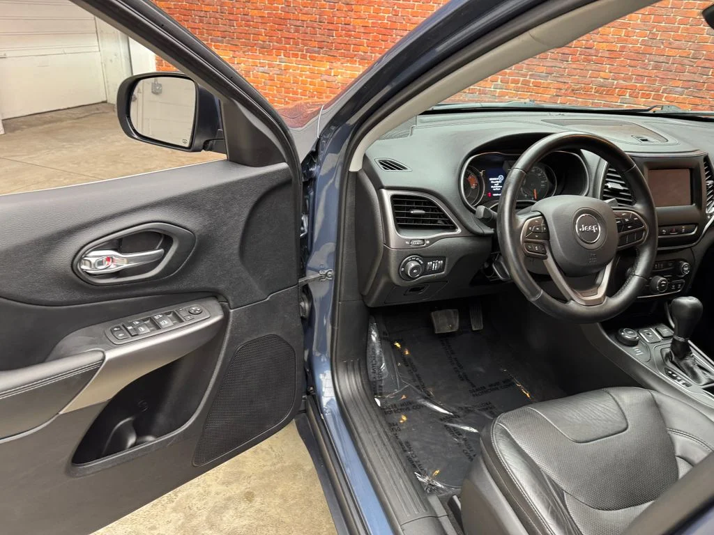 Used 2021 Jeep Cherokee - photo 10