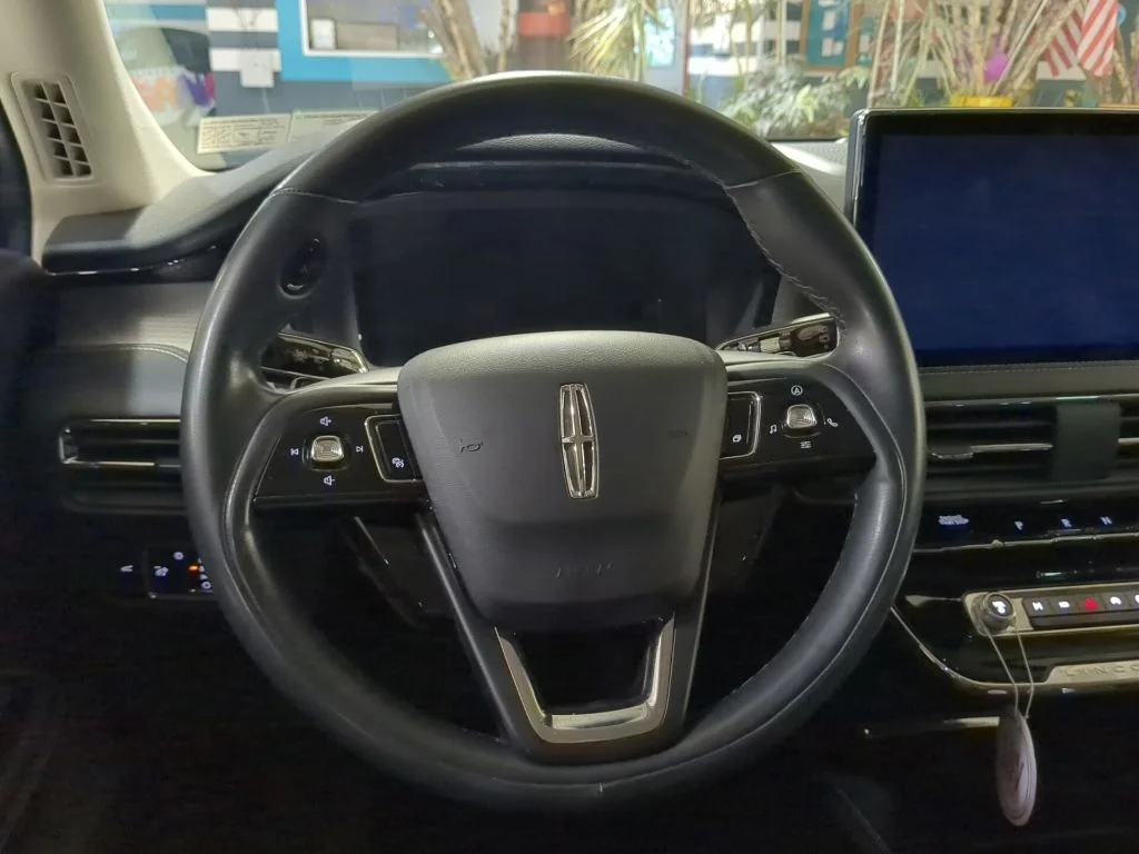 Used 2023 Lincoln Corsair - photo 1
