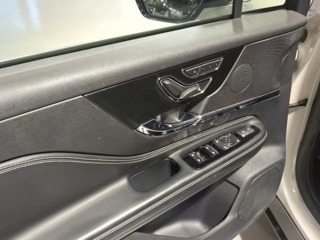 Used 2023 Lincoln Corsair - photo 14