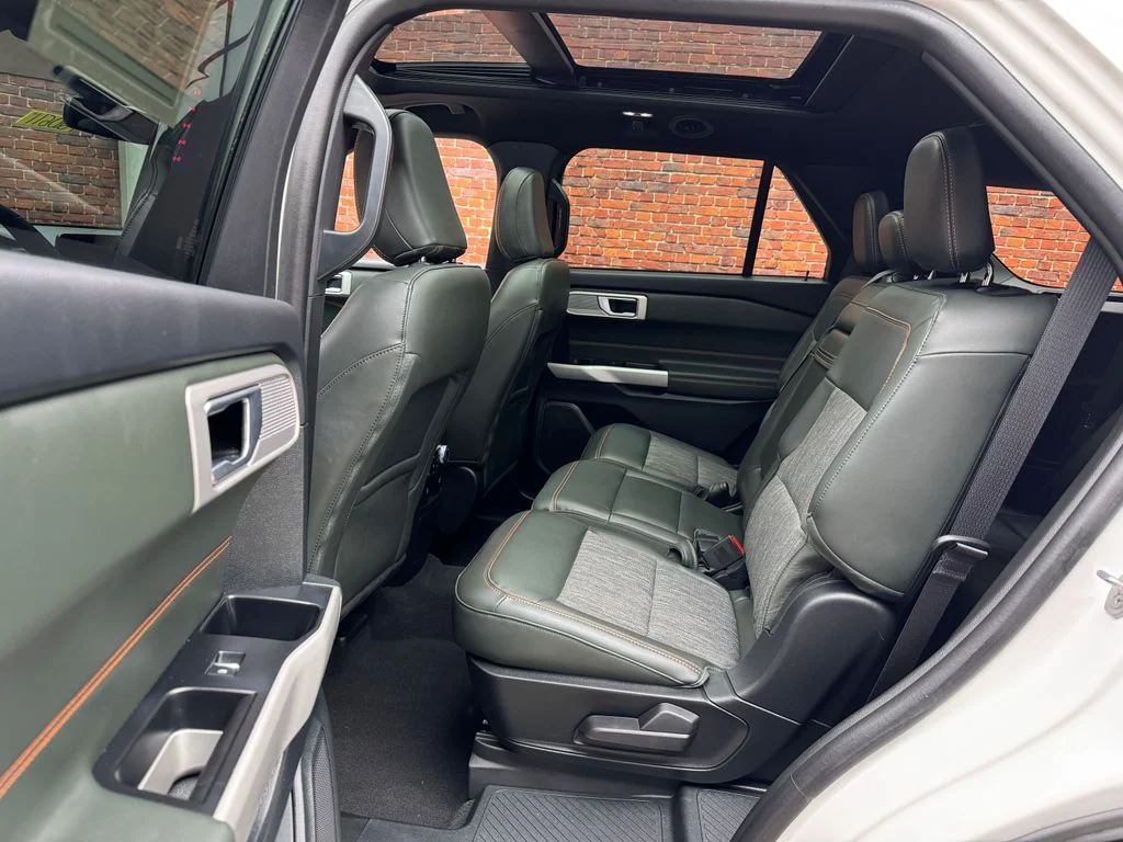 Used 2023 Ford Explorer - photo 1