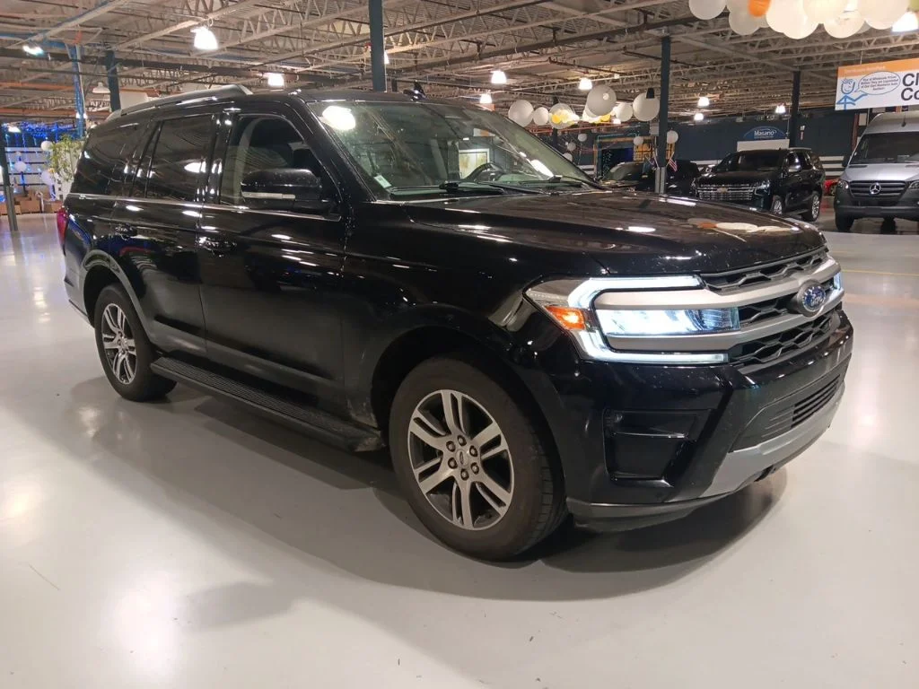 Used 2024 Ford Expedition - photo 5