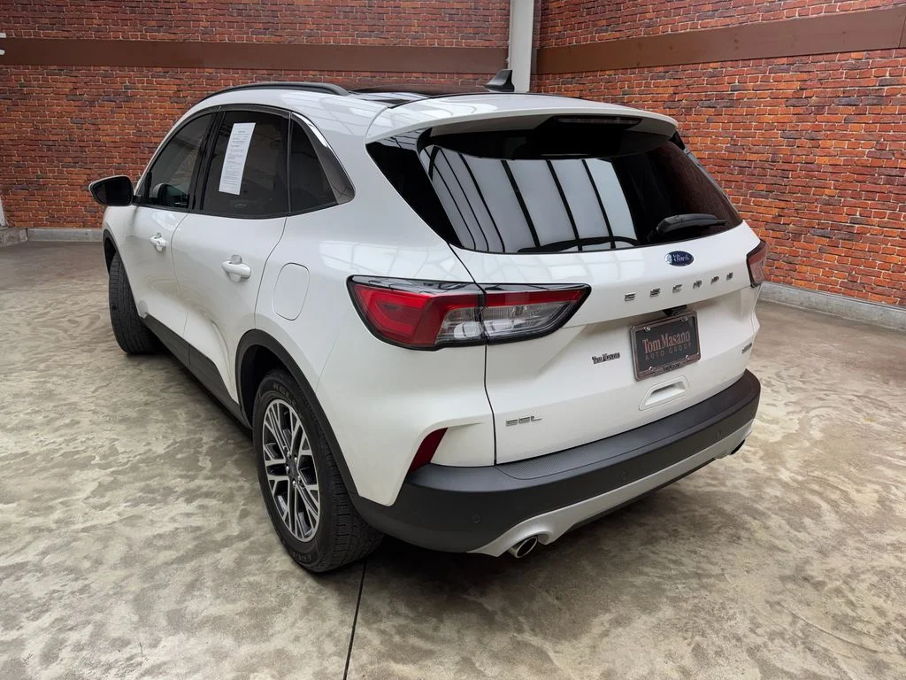 Used 2020 Ford Escape - photo 9