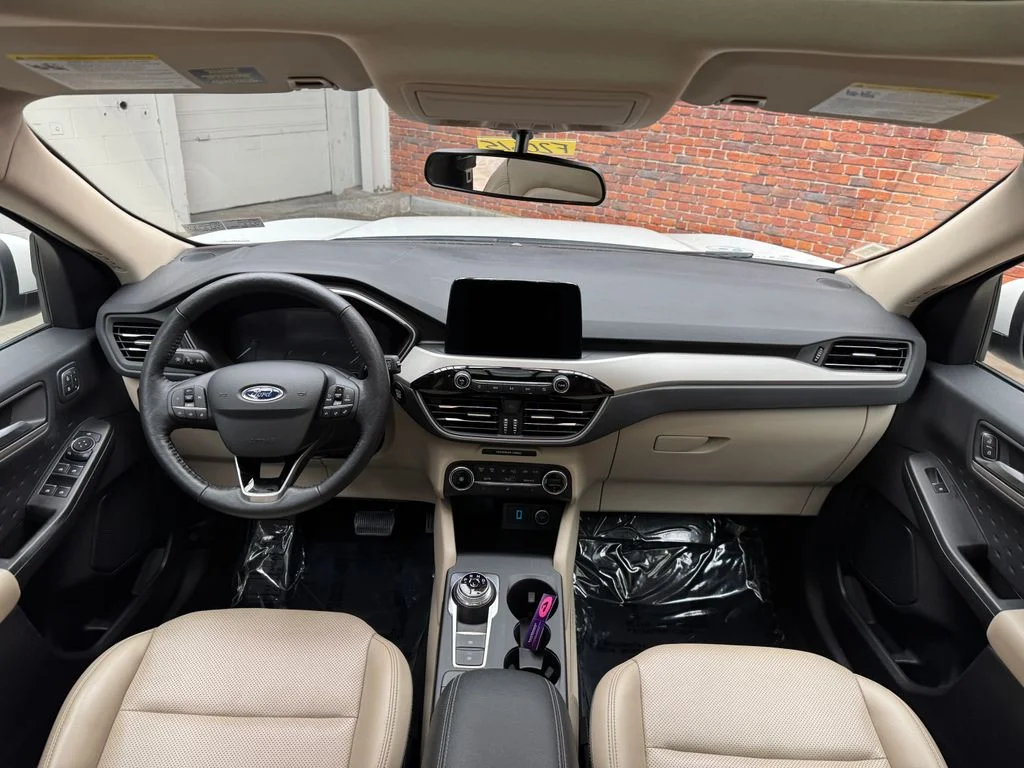 Used 2020 Ford Escape - photo 2