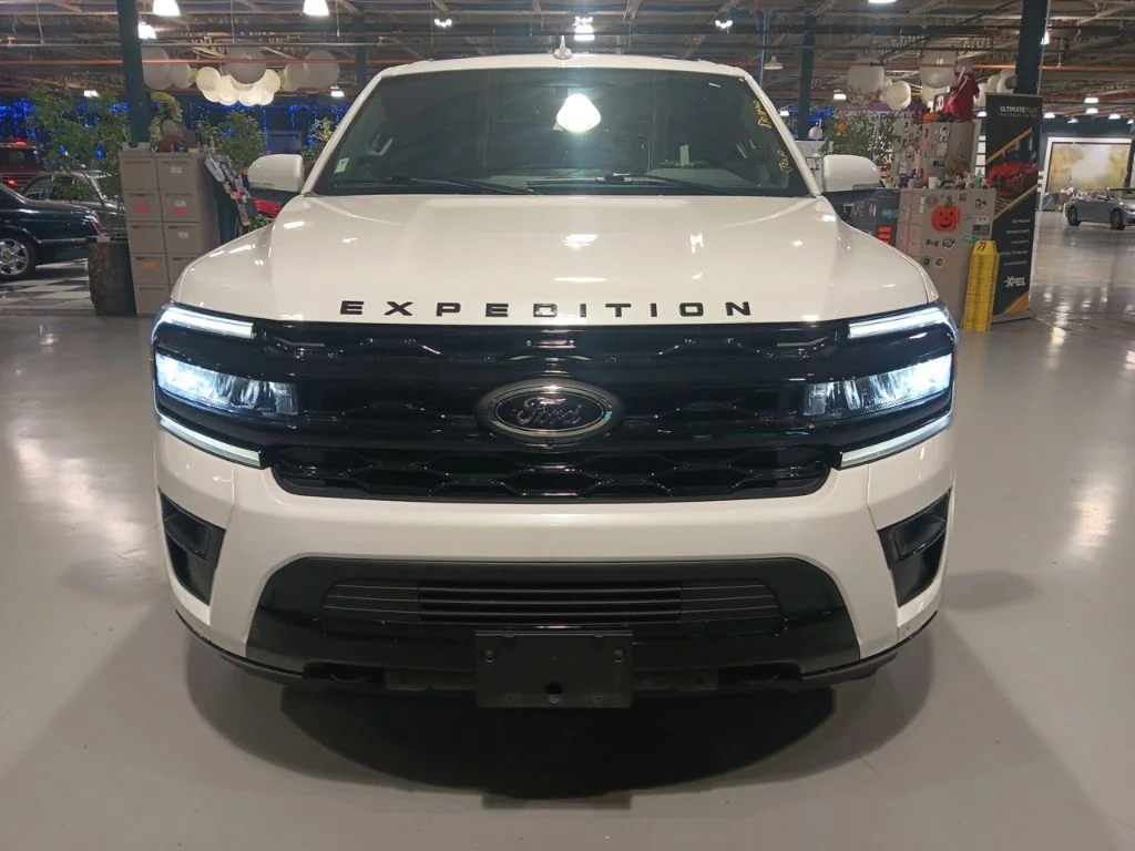 Used 2024 Ford Expedition MAX - photo 2