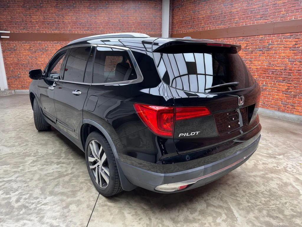 Used 2018 Honda Pilot - photo 2