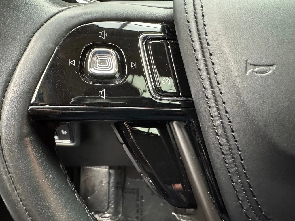 Used 2022 Lincoln Aviator - photo 23
