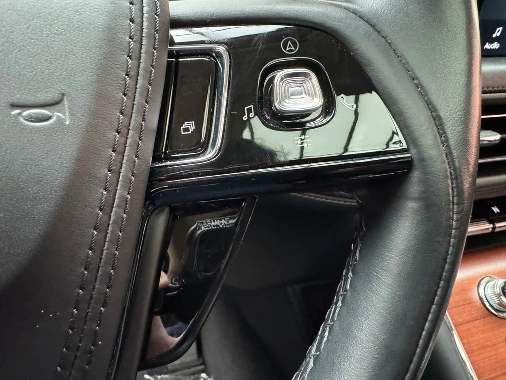 Used 2022 Lincoln Aviator - photo 24