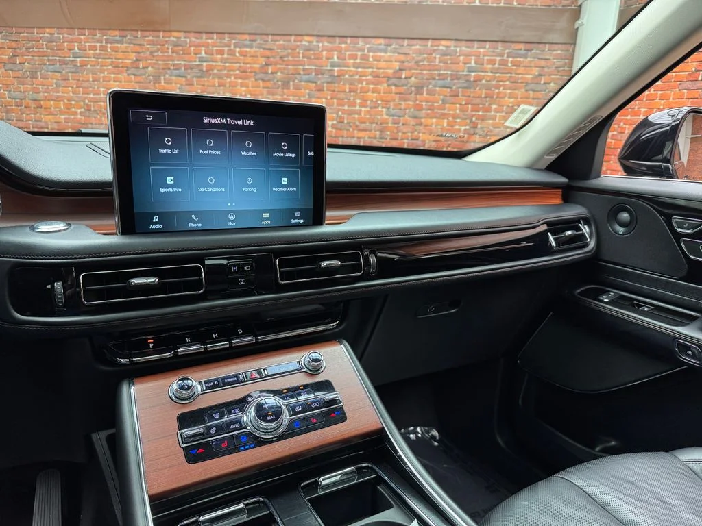Used 2022 Lincoln Aviator - photo 27