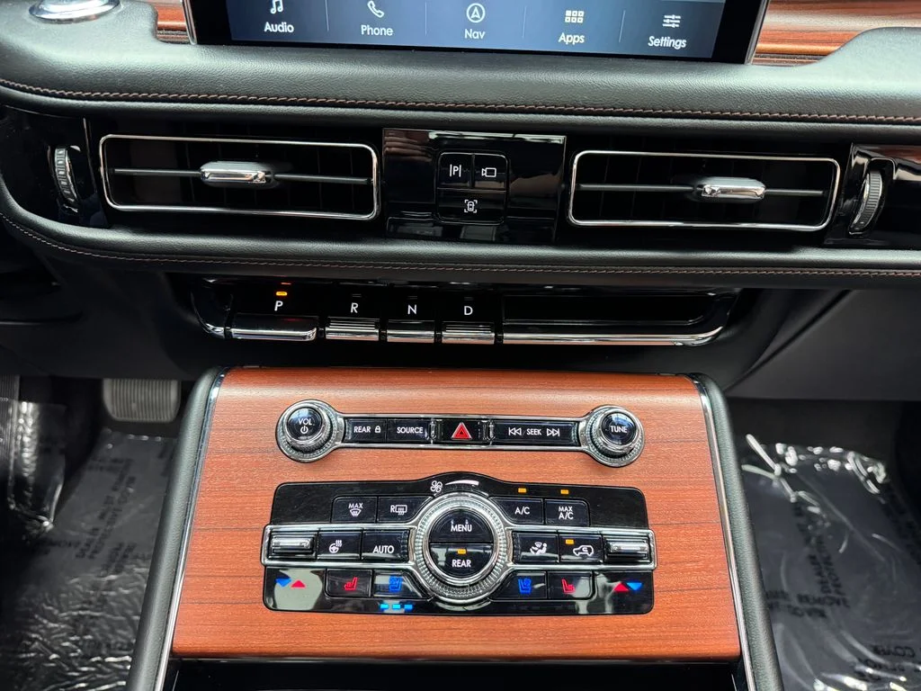 Used 2022 Lincoln Aviator - photo 29
