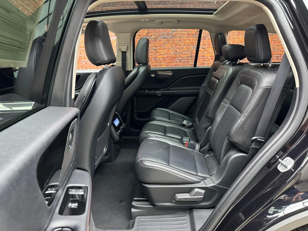 Used 2022 Lincoln Aviator - photo 32