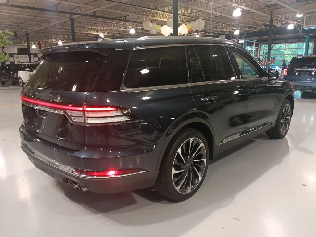 Used 2023 Lincoln Aviator - photo 12