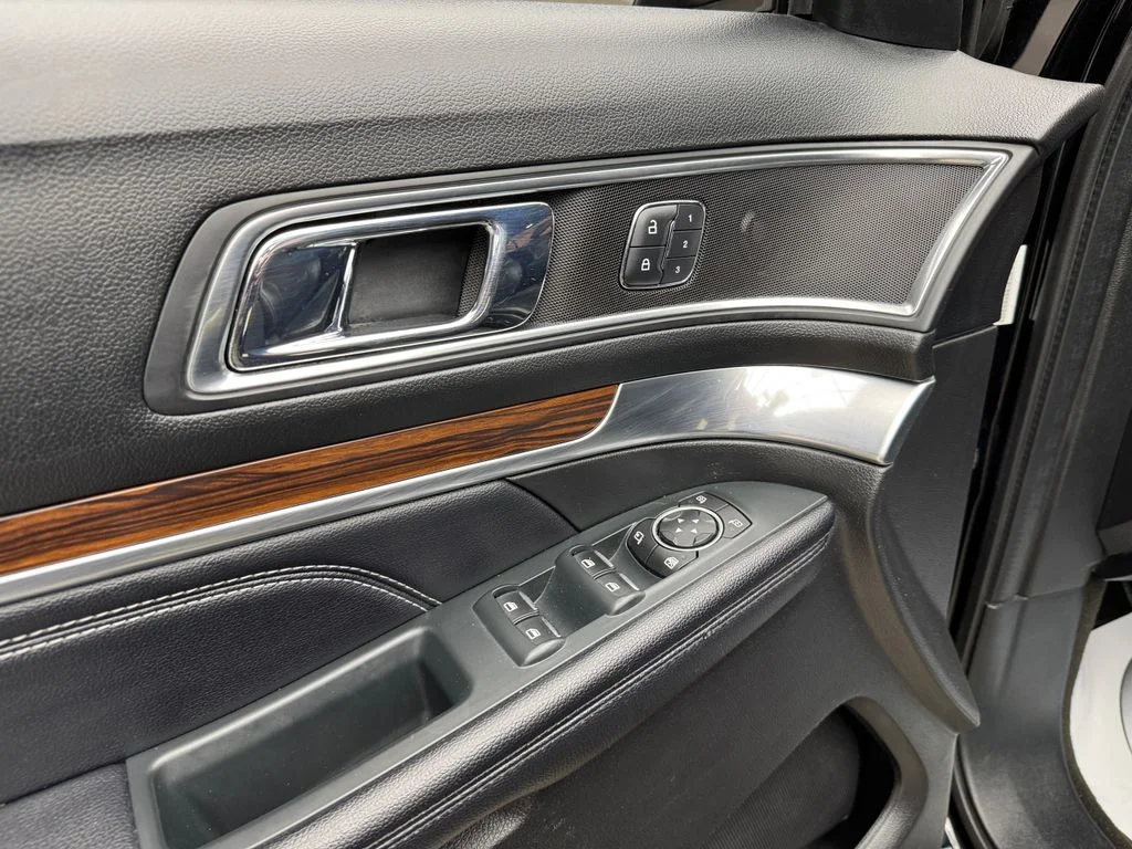 Used 2018 Ford Explorer - photo 12