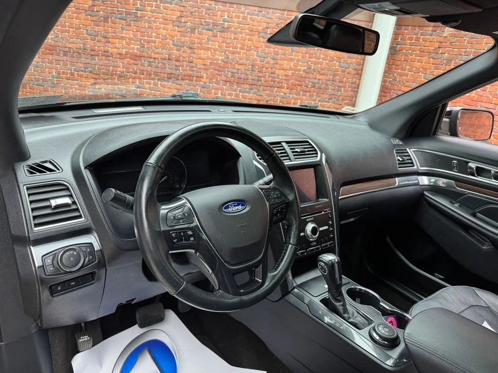 Used 2018 Ford Explorer - photo 13