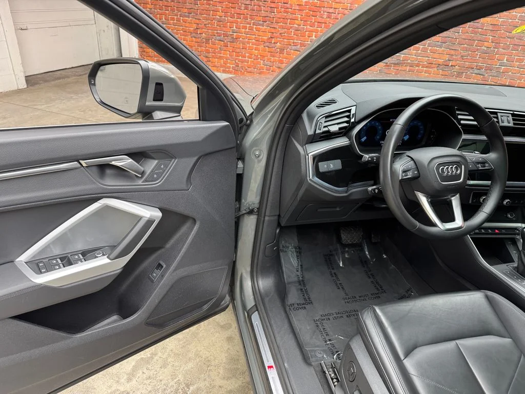 Used 2025 Audi Q3 - photo 9