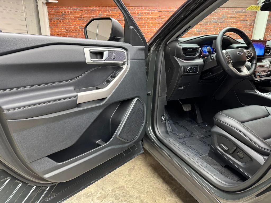Used 2023 Ford Explorer - photo 10